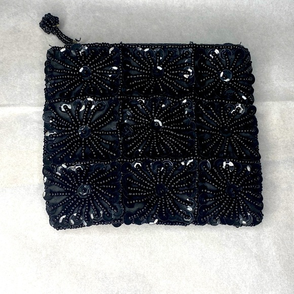 Handbags - LOVELY BEADED PURSE